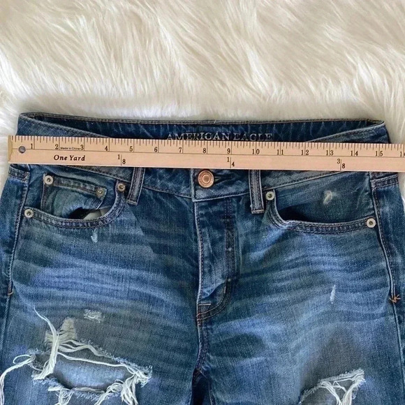 American Eagle perfectly distressed boy crop jean | 4 Button Fly - Picture 4 of 7